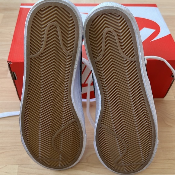 Nike Youth Blazer Mid ‘77 - Picture 5 of 6